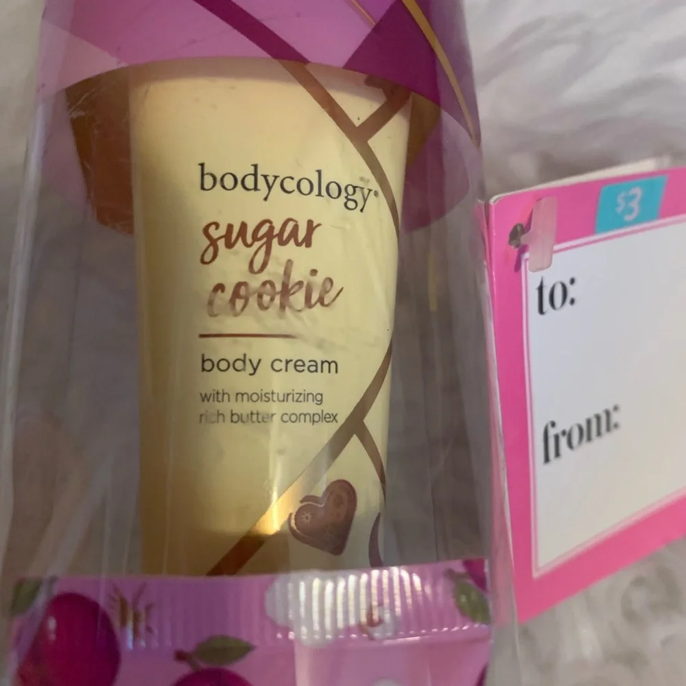 BODYCOLOGY moisturizing three pack of  1oz. body creams gift set  NWT